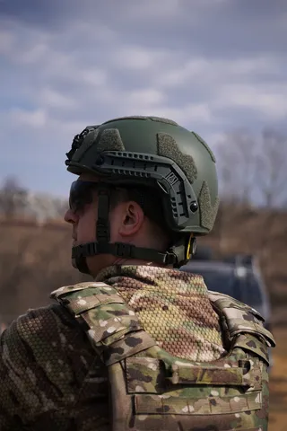 Кевларовий балістичний шолом FAST GEN III Kevlar Olive з кріпленням NVG та рейками — фото 10