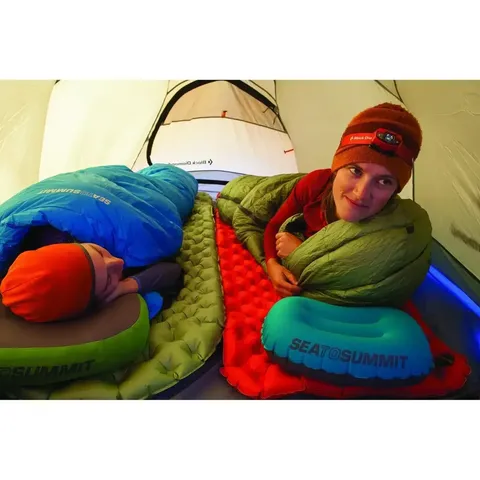 Синя надувна подушка Aeros Ultralight Pillow 12х36х26см — фото 13
