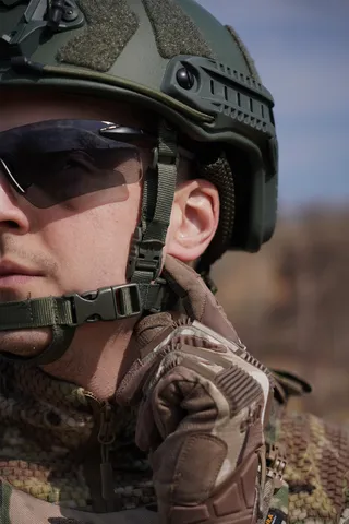 Кевларовий балістичний шолом FAST GEN III Kevlar Olive з кріпленням NVG та рейками — фото 9