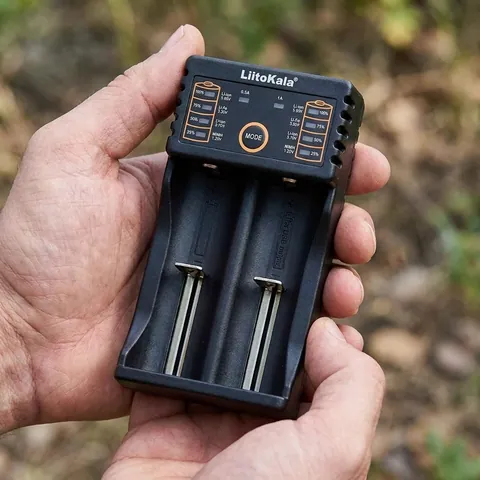 Зарядний пристрій Liitokala Lii-202, Ni-Mh/Li-ion/Li-Fe/LiFePO4, USB, Powerbank, LED, Box — фото 3