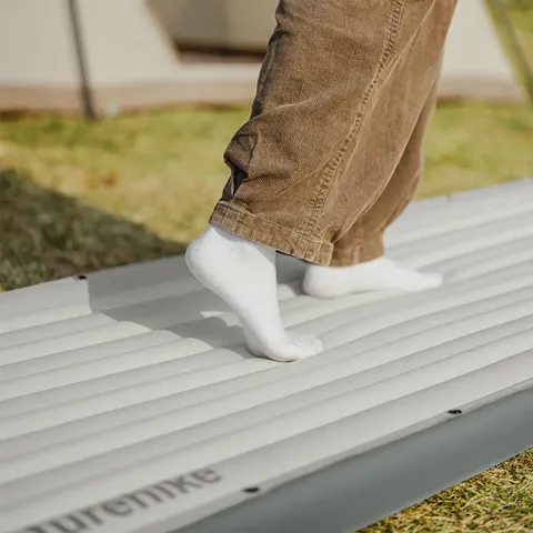 Матрац надувний одинарний Naturehike CNK2450WS034, 95 мм, із мішком для надування, білий — фото 6