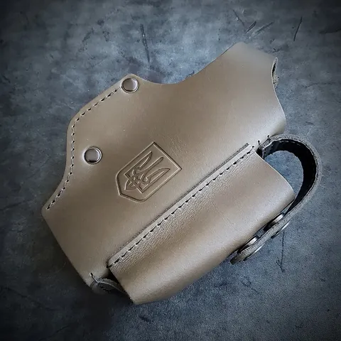 Шкіряна кобура поясна під Glock 19 | колір олива з гербом України — фото 4
