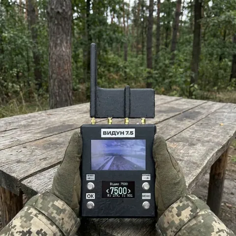 Детектор дронів Видун 7.5 – 4-діапазонний FPV-детектор до 4000 м