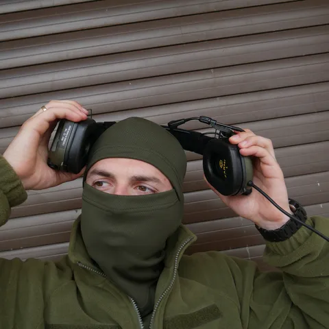 Тактичні навушники EARMOR M32 з універсальним кріпленням Олива — фото 9