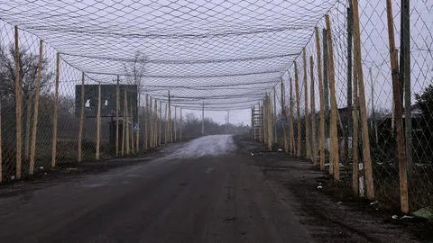 Антидронова сітка (5×6 м) вічко 50 мм, нитка 1,8 мм, чорна міцна сітка для захисту техніки та позицій — фото 11