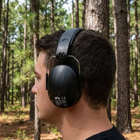 Навушники чорні захисні Pyramex PM3010 SNR 30.4dB, NRR 27dB