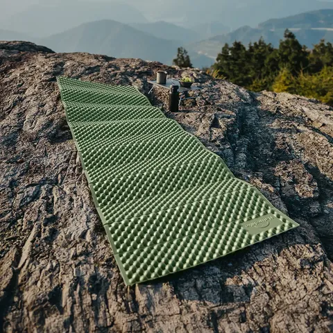 Килимок складаний IXPE Naturehike CNK2450WS044, алюмінієва плівка, 195x60х1,8 см, оливковий зелений — фото 8