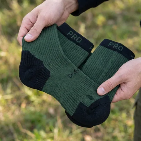 Демісезонні компресійні гольфи чорно-зелені «LongDry PRO» — фото 3