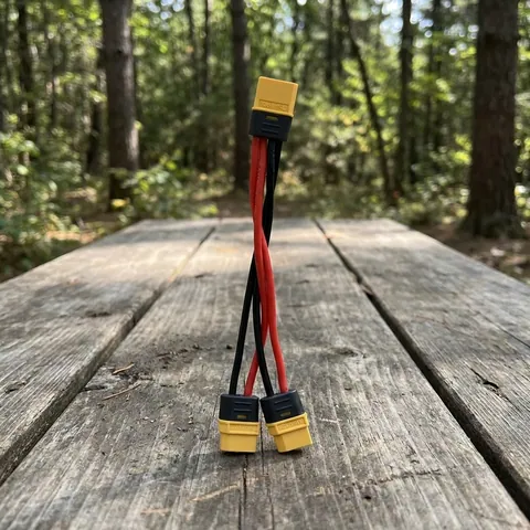 Перехідник ToolkitRC XT60 male на 2 XT60 female