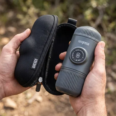 Портативна еспресо-кавоварка Wacaco Nanopresso сіра з чохлом, механічна, для меленої кави — фото 3