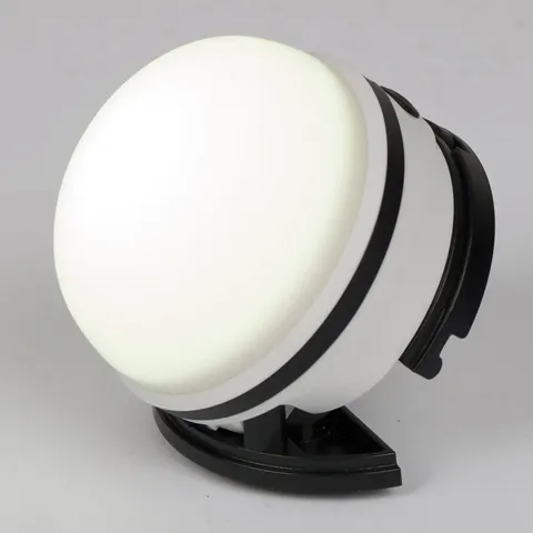 Ліхтар кемпінговий Bo-Camp Kuma Silicone Rechargeable 200 Lumen White/Black (5818808) — фото 5