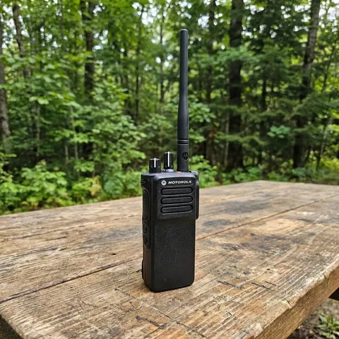 Професійна цифрова портативна рація Motorola DP4400e VHF Li-Ion 2250 мАг (MDH56JDC9VA1AN)