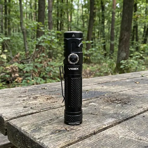 Портативний світлодіодний ліхтарик VIDEX VLF-A232R 1000Lm 5000K