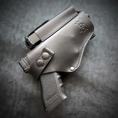 Шкіряна кобура під GLOCK 17 на MOLLE, чорна — фото 4