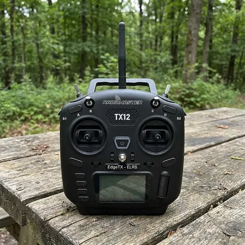 Компактний та потужний FPV контролер з підтримкою 16 каналів RadioMaster TX12 Mark II