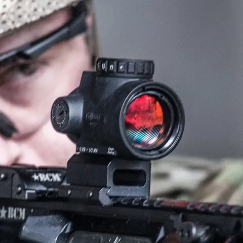 Приціл коліматорний Trijicon MRO 2.0 MOA Red Dot; Lower 1/3 Cowitness Mount — фото 15